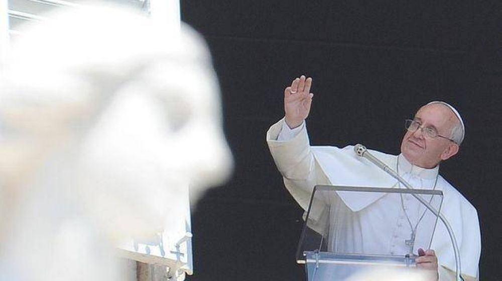 Otra apertura de Francisco: las mujeres podran bautizar y casar
