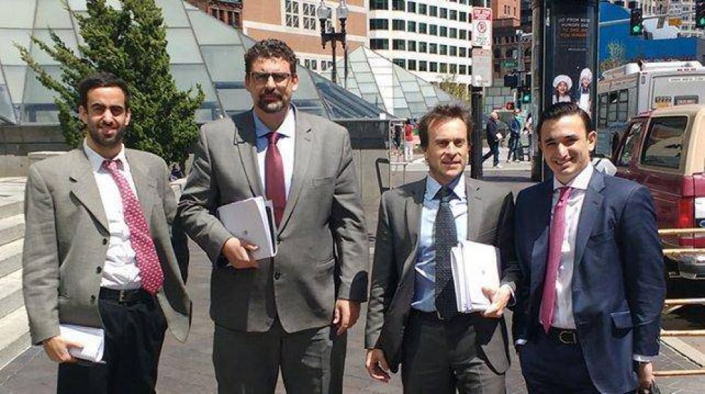 Mendoza coloc� un bono en el exterior por 500 millones d�lares