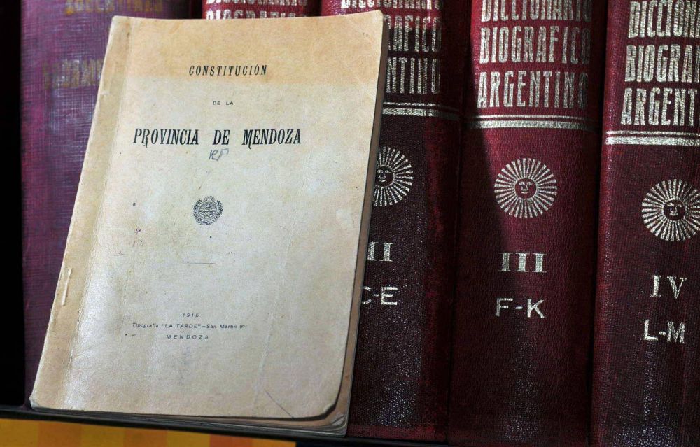 Constituci�n: llaman a los intendentes