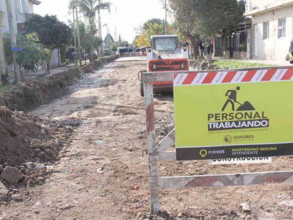 Obras de asfalto en calle 330