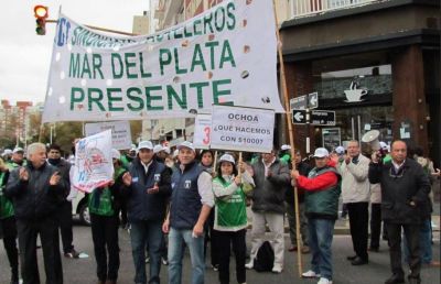 Ruidosa manifestaci�n de Pasteleros ante la falta de acuerdo en paritarias