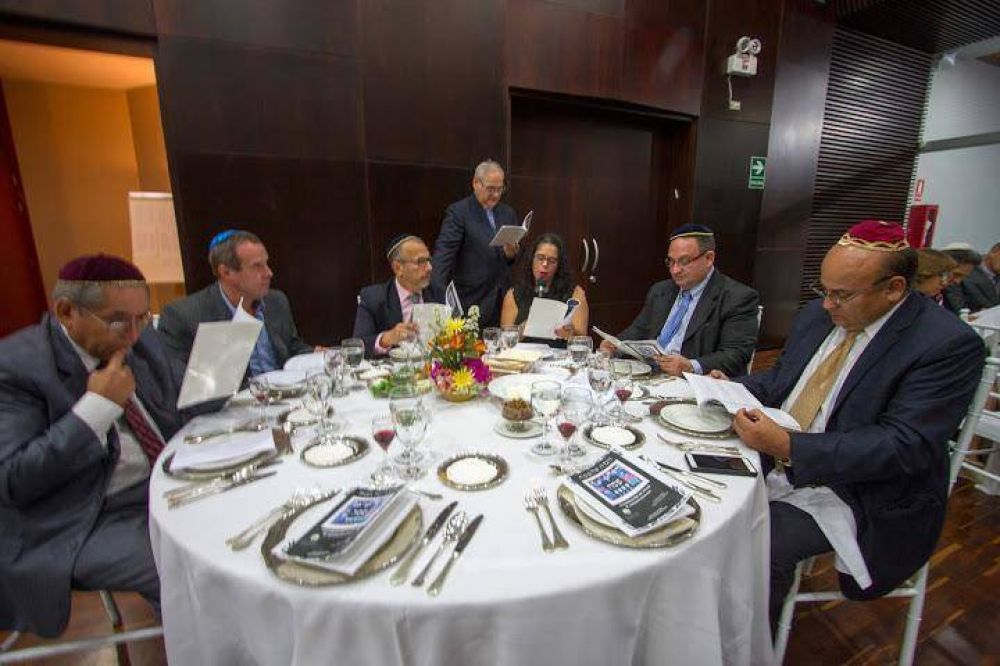 El comit de Hasbar de la Asociacin Juda del Per organiz un Seder de Pesaj Inter Religioso