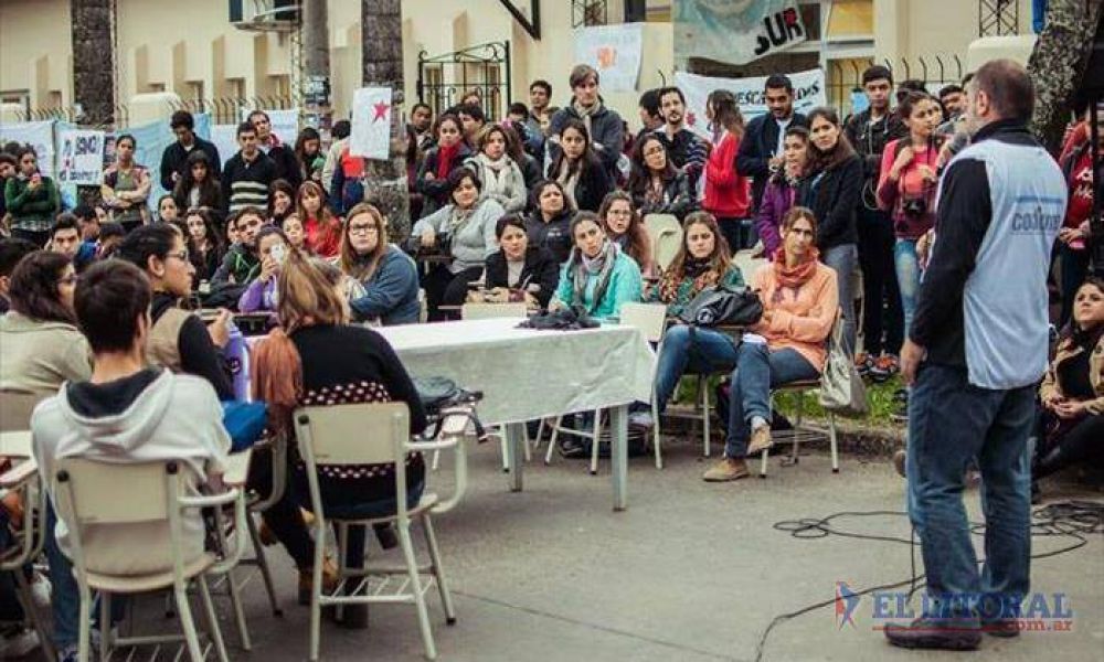 Clase abierta en defensa de la universidad: aseguran que con el aumento cobrar�n $3 mil