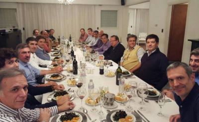 ROJAS, CON LA C�MARA DE PROFESIONALES