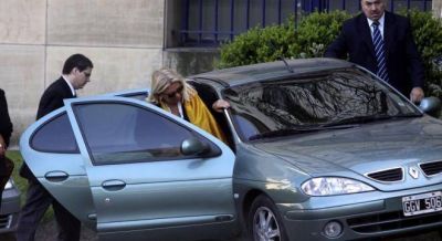 Carri� se fue furiosa de una reuni�n con Macri por el nuevo blanqueo