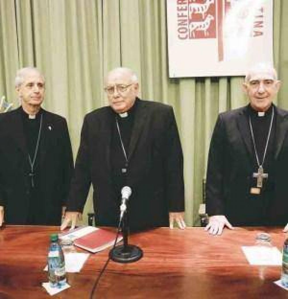 La gran familia de los argentinos est en riesgo, advirti ayer el Episcopado