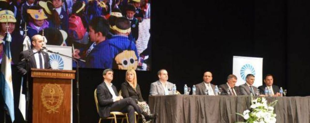 Anuncian 28 nuevas escuelas medias y de ense�anza t�cnica en Tucum�n 