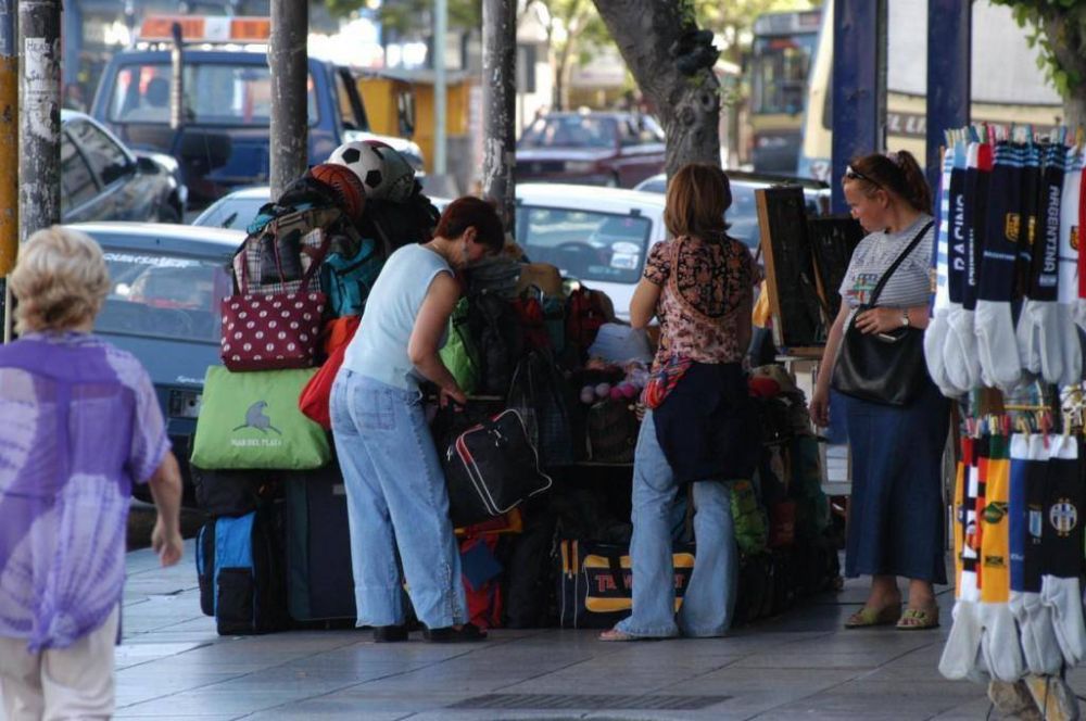 El municipio niega que pueda volver la venta ambulante a la avenida Luro