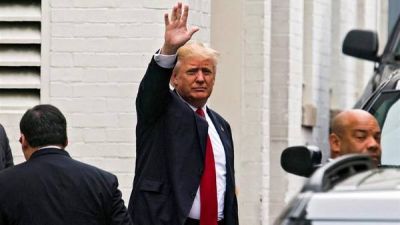 Trump busca enterrar su pasado de 