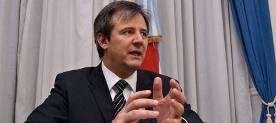 Bahl llam� a �cuidar y defender el empleo� 
