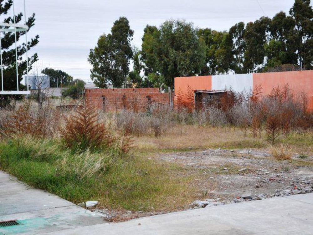 Limpiaron la obra inconclusa del Jard�n N� 908
