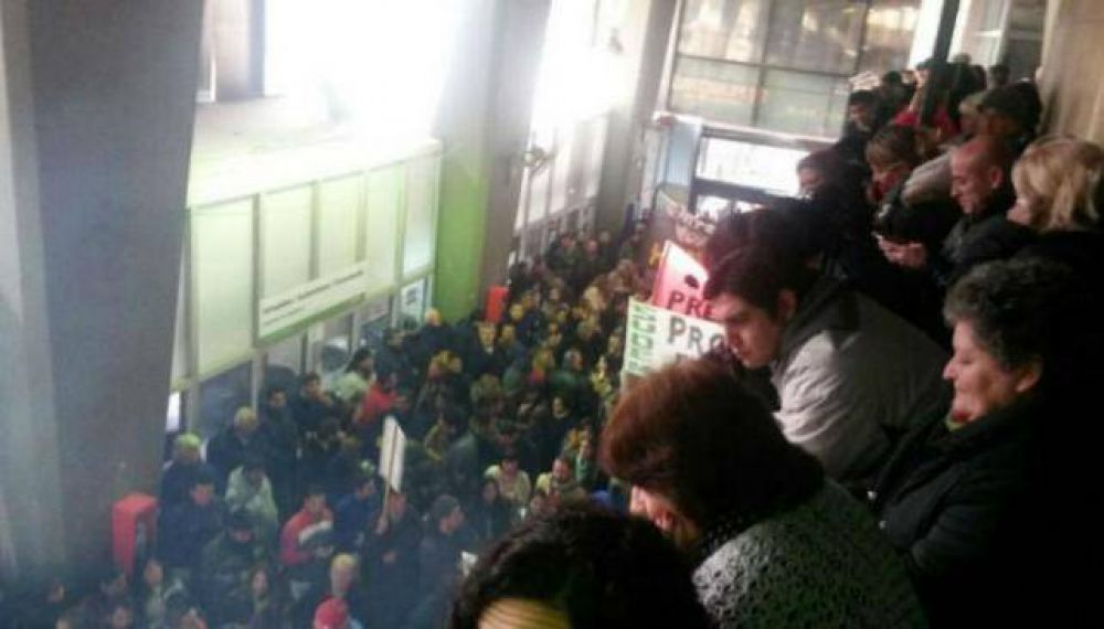 Reclaman que se publiquen los ingresos de empleados a la Muni