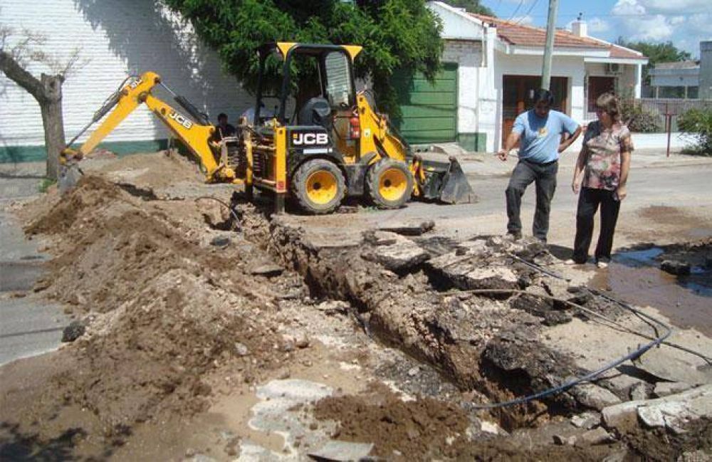Altolaguirre piensa en un �ente� o �cooperativa� para el servicio de agua y cloacas