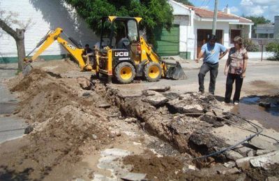 Altolaguirre piensa en un �ente� o �cooperativa� para el servicio de agua y cloacas