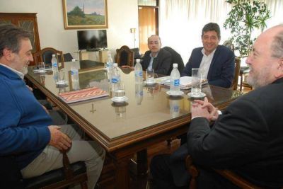 La novedad la revel� la concejala Claudia Giorgis. �Hemos visitado otras ciudades de la misma poblaci�n que la nuestra en d�nde el servicio est� en manos de cooperativas�, destac�.