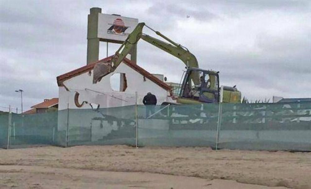 PINAMAR: Comenzaron a demoler 10 balnearios para recuperar espacio pblico en playas