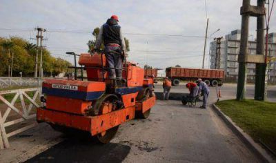 Contin�an los trabajos de bacheo