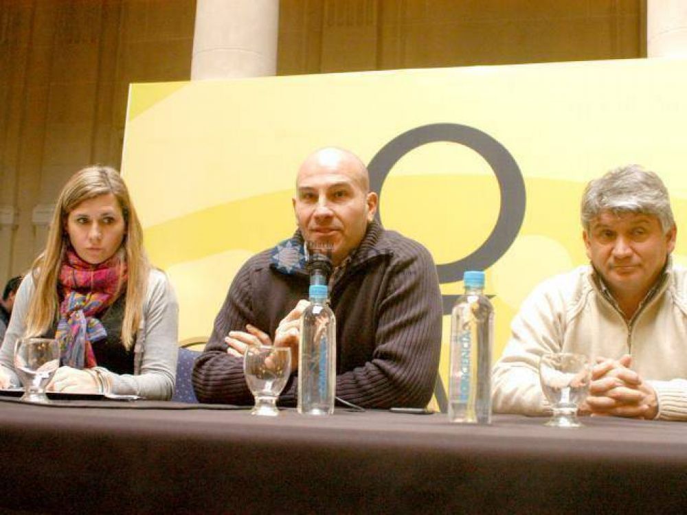Cien mil vecinos beneficiados por obras de cloacas y agua
