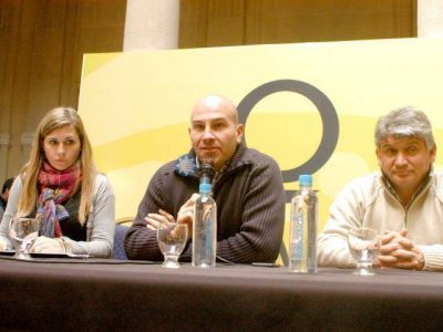 Cien mil vecinos beneficiados por obras de cloacas y agua