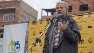 Lanzan mesa por la urbanizaci�n de la villa 20