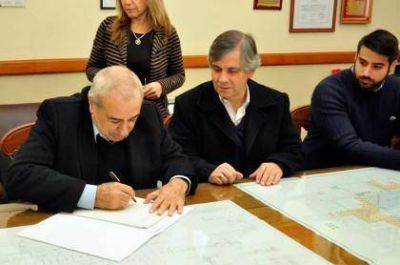 Se firm� la escritura de la Empresa Winflex S.A.