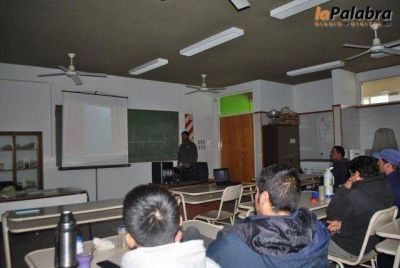 Capacitan a empleados del �rea de Espacios Verdes