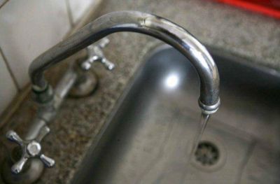 La suba en el agua fue m�s del doble que lo anunciado por el Gobierno