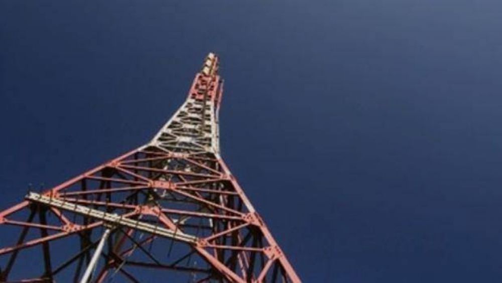 Operadoras de telefona celular reclaman ley para instalar ms antenas