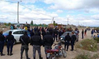 Desalojaron 32 familias que hab�an usurpado viviendas sociales