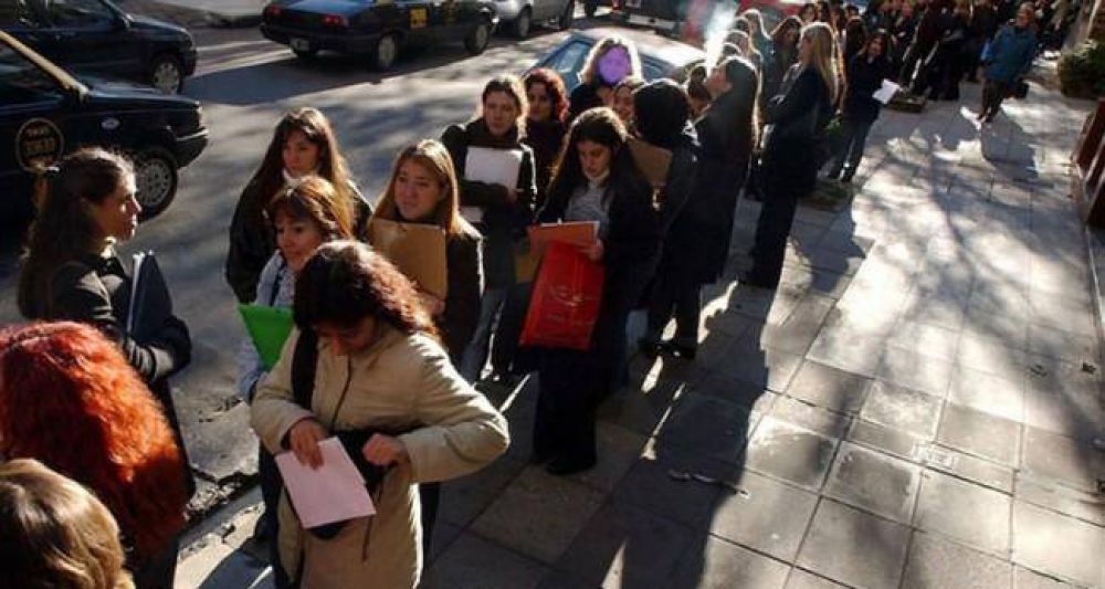 Hay 27.000 desocupados m�s en la Ciudad, la mayor�a en la zona sur