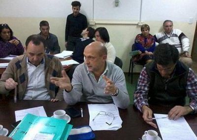 �Cano dej� al propio oficialismo al cual pertenece atado de pies y manos�