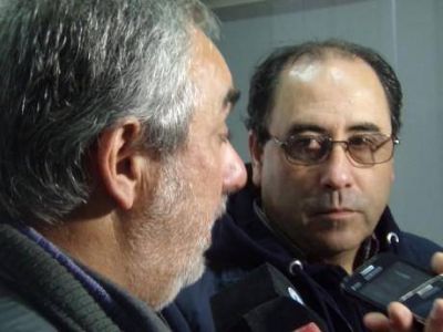 Uso de Agroqu�micos 1. Fern�ndez enf�tico: �tengo la responsabilidad de hacer cumplir las ordenanzas�