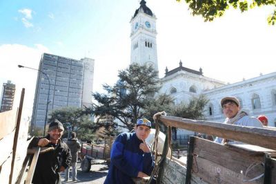 Cartoneros marcharon al Municipio contra el trabajo informal