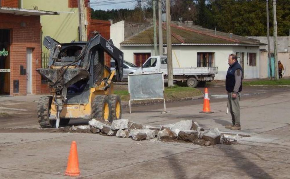 REPARAN PAVIMENTO EN ZONAS DE NECOCHEA