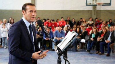 Guti�rrez se pega a Macri y rechaza la ley antidespidos