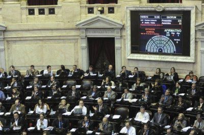 Diputados aprob� la Ley Antidespidos tras una marat�nica sesi�n