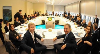 �xito de Frigerio: logr� que todas las provincias firmen el acuerdo por la coparticipaci�n