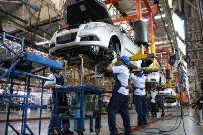 Para FIEL, cay� 6,1% la industria durante abril