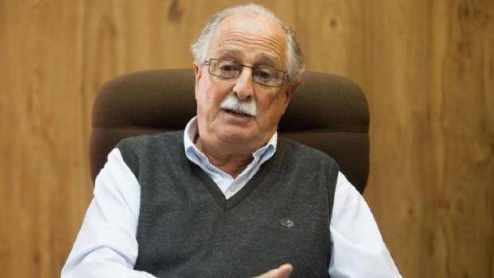 Cano admiti� usar fondos nacionales para pagar sueldos
