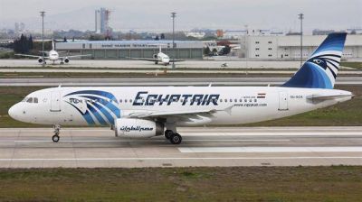 Se estrell� un avi�n de EgyptAir que sali� de Par�s con 66 personas a bordo