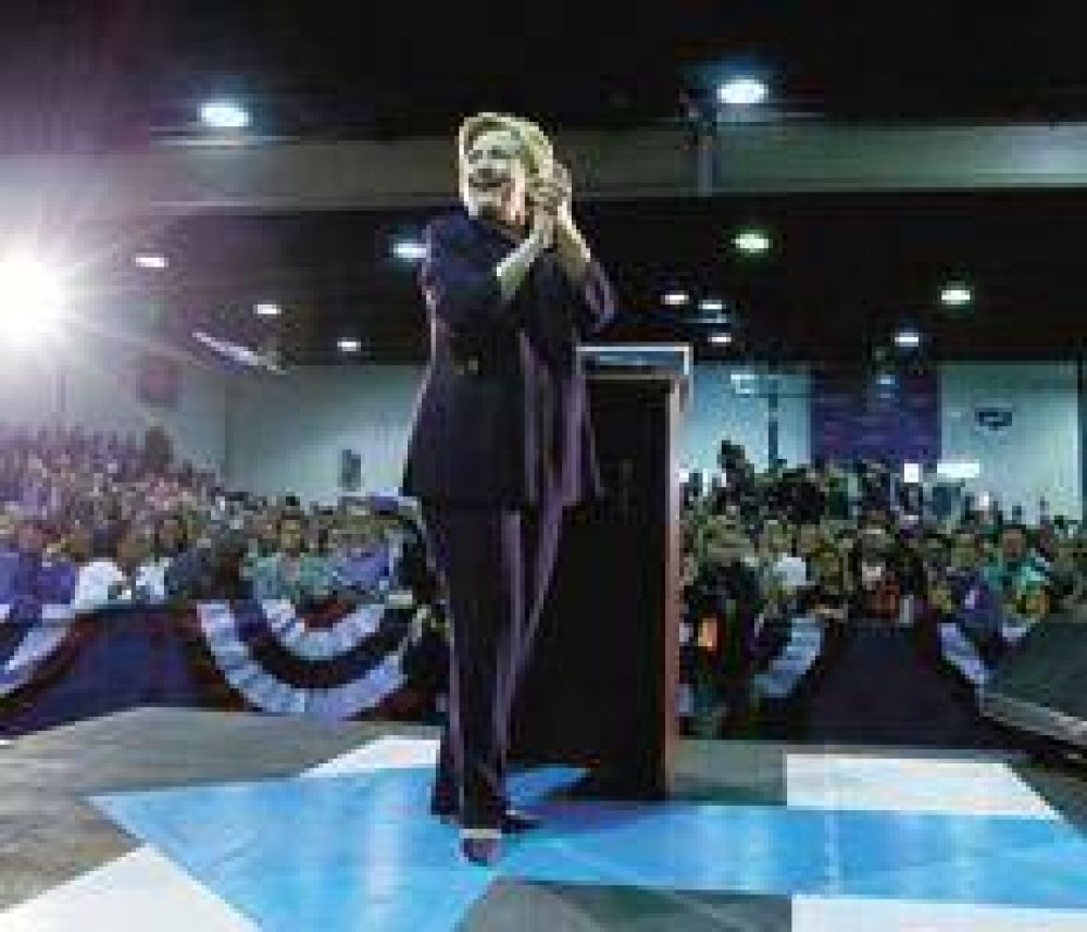 La doble batalla que da Hillary