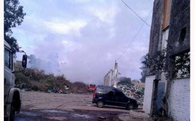 Vecinos insisten que se cierre un basural en el l�mite con Jos� C. Paz