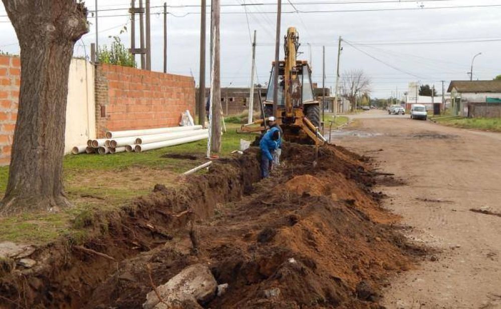 VECINOS DESTACAN OBRAS CLOACALES