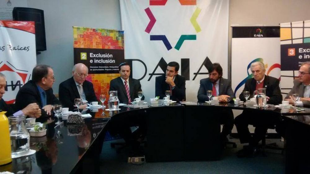 Juan Manuel Urtubey visit la DAIA