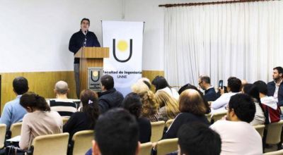 Capitanich particip� del cierre de la Jornada Desaf�o Emprender en la Facultad de Ingenier�a