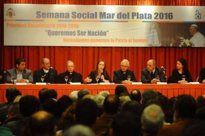 Iglesia y Gobierno destacaron la importancia del di�logo para resolver los problemas del pa�s