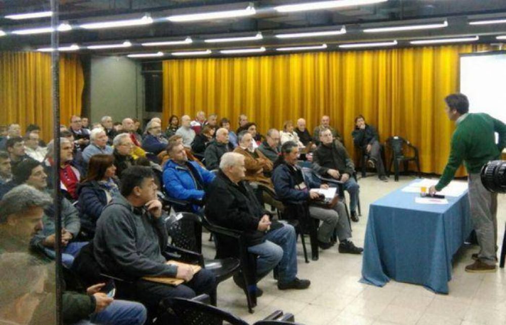 Clubes fueron informados sobre la Ley de Promoci�n de los Clubes de Barrio y de Pueblo 