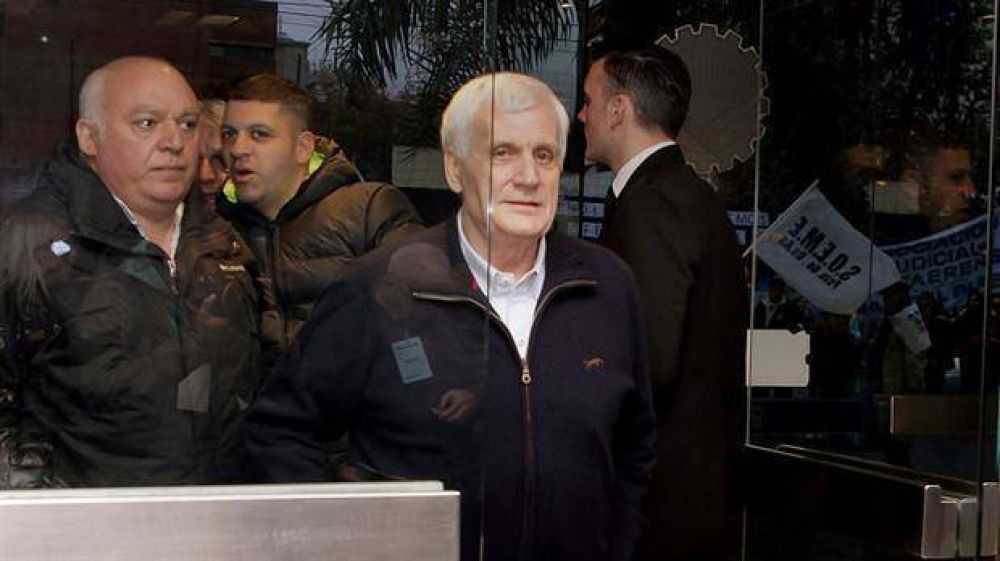 Con los tres sectores, se activa el cambio de mando en la CGT