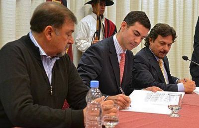La Provincia asistir� financieramente al municipio capital con 20 millones para recuperaci�n de calzadas