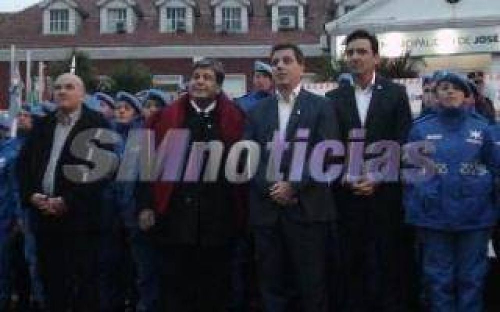 Con gui�o para Cambiemos Ishii encabez� egreso de la Polic�a Local